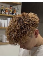 イーラ アメ村店(era)&nbsp;波巻きパーマ　ツイストスパイラル眉カットメンズパーマ