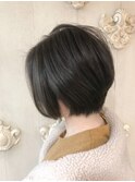 大人かわいい小顔 襟足スッキリ 後頭部ふんわりショートボブ