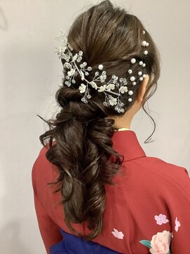 サニー(Sunny) 卒業式袴スタイル　(お衣装レンタル綾にしき)