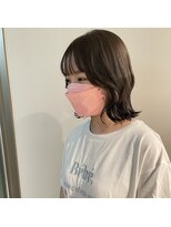 ムーム(Momb)&nbsp;くびれレイヤースタイル