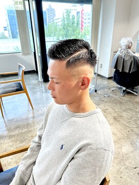 ザ オーダー(THE ORDER) ハードパートスタイルハイスキンフェードカットバーバースタイル