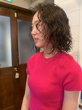 ラレイ ハラジュク(Lalei harajuku) ＊ミディアムウルフ/スパイラルパーマ/ミディアムレイヤー