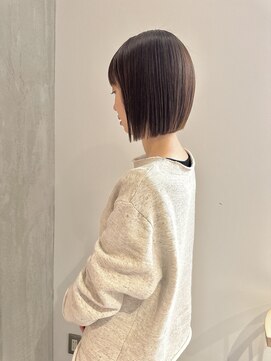 ヨーク(YOKE) YOKE 切りっぱなしボブタイトボブ丸くないボブくすみベージュ