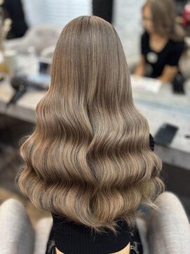 ラビス 浦和(Lovis) ハイライトカラー/アプリコットオレンジ/くびれヘア