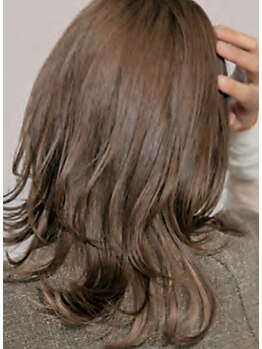 髪に優しいオーガニック薬剤を使用＊頭皮への刺激や髪への負担が少ないので、敏感肌の方にもオススメ♪