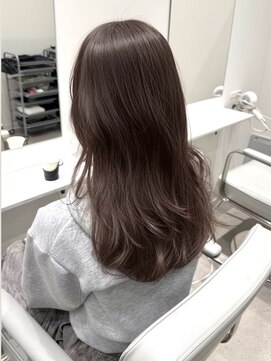 スモーキーベージュブリーチなしワンカラーレイヤーカット横浜