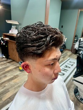 スタンドバーバー 柏(STAND BARBER) MEN’S HAIR/サーフカール/刈り上げセンターパート/<理容室>