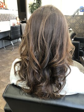 サロンドジュネ(salon de JUNE) 大人愛され フェミニンロング