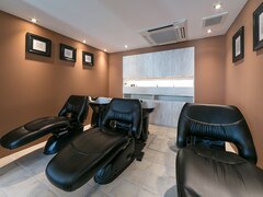 AUBE HAIR lyon　西宮北口店 【オーブ ヘアー リヨン】