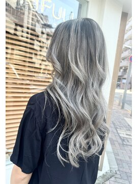 リフル 八王子(RIFULL) ハイライト レイヤー ショートヘア ボブ くびれレイヤー