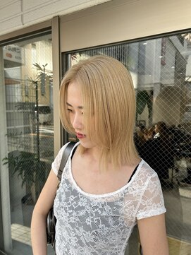 アドア 横浜(ADORE) 【ADORE 横浜】ブロンドベージュ×顔まわりレイヤー