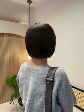 ミア(mia) 大人シアーベージュミニウルフボブミディアムレイヤー