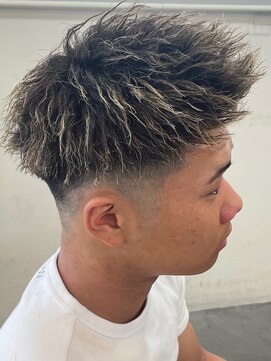 バース バイ ハピネス(BIRTH by happiness) 奈良men'sホワイトメッシュツイストパーマジェットモヒカン