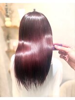 ジーナ 高槻(Zina) 髪質改善*艶ロング暗めチェリーレッド*美髪【Zina高槻】
