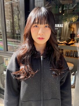 ベルン(bern) @bern_riwa お顔周りレイヤー セミロングお顔周り 艶髪