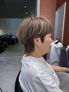 カルマ(KARMA) 【札幌/大通り】髪質改善白髪ぼかしウルフショート