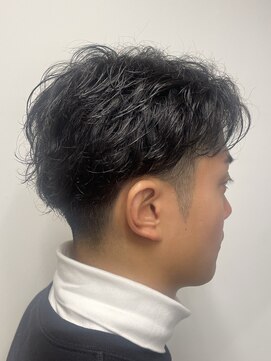 バーバーショップテト(barber shop tete) センターパート/ナチュラルパーマ/ツーブロック