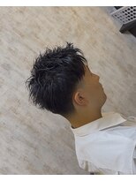 ラグジュアリーバーバーカミング 入間店(Luxury BARBER Kaming) スパイキーショート×テーパーフェード