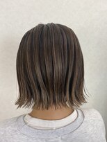 ヘアーリスト ニーズ(HAIRLIST nEEDS) 切りっぱなし×ハイライト