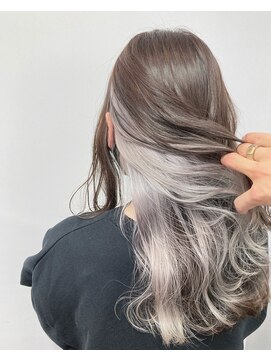 カムジーヘッドカミノウラ(COMEGHEAD KAMINOURA) 艶髪×ハイトーン #ホワイトインナーカラー#ホワイトカラー