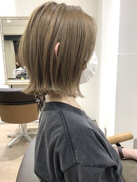 オウル(Owll) ☆Owll☆外ハネ切りっぱなしボブオリーブベージュ