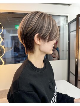 ラ キング(LA KING) ショートスタイル×セクションカラー