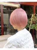 ピンクカラーハイトーンピンクミルクティーブリーチショート