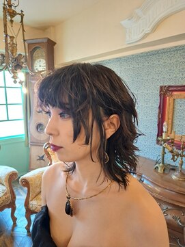 アリュー(allu) 外国人風ウルフレイヤー