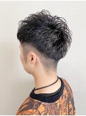 メンズフェードカット爽やかパーマ短めツーブロック