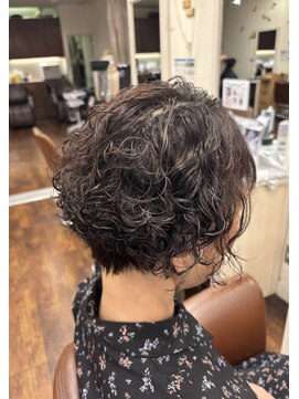 エムタニグチイプセ(M.TANIGUCHI ipse) 前下がりショート＆スパイラルパーマ