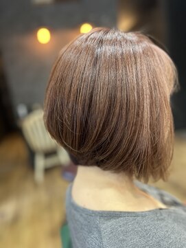 ウルスヘアー(ulus hair) 前下がりボブ