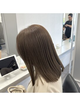 トイロ ウィステリア(toiro wisteria) プリン解消！ブリーチなしで作るベージュカラー