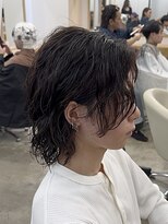 アイトーキョーリタ 渋谷(AI TOKYO Rita)&nbsp;フェザーセンターパートツイストスパイラルパーマシャドウパーマ