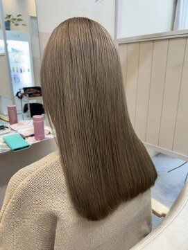 シダ(sida) 大人ベージュ