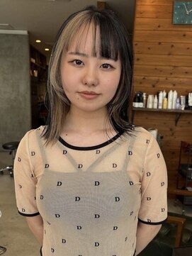 イル(ill) デザインカラー ブラック ミルクティーベージュ ミディアム 大須