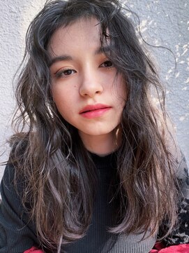 カゼ ダイカンヤマ Kaze DAIKANYAMA セミウェットアンニュイウェーブ【髪質改善代官山KAZE】