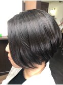知的ショートボブ