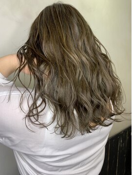 オースト ヘアー ステラ 新宿店(Aust hair Stella) 【デザインカラー】ハイライト×ヌーディーベージュ【kizashi】