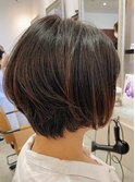 ショートボブ