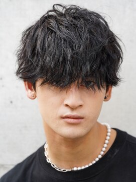 クロムトウキョウ ザ バーバー 新宿本店(CHROM TOKYO the Barber) ツーブロックマッシュ波巻きツイストスパイラルパーマ