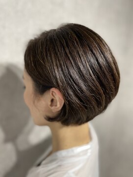 スリー(THREE) ☆ショートカットボブ(あごライン)☆ 【大阪 梅田 福島 中津 】