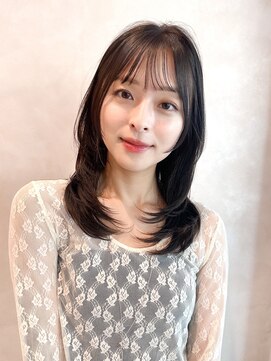 ガーデンヨコハマエスト(GARDEN YOKOHAMA est) オリーブベージュ　ミディアム　レイヤーカット　グレージュ