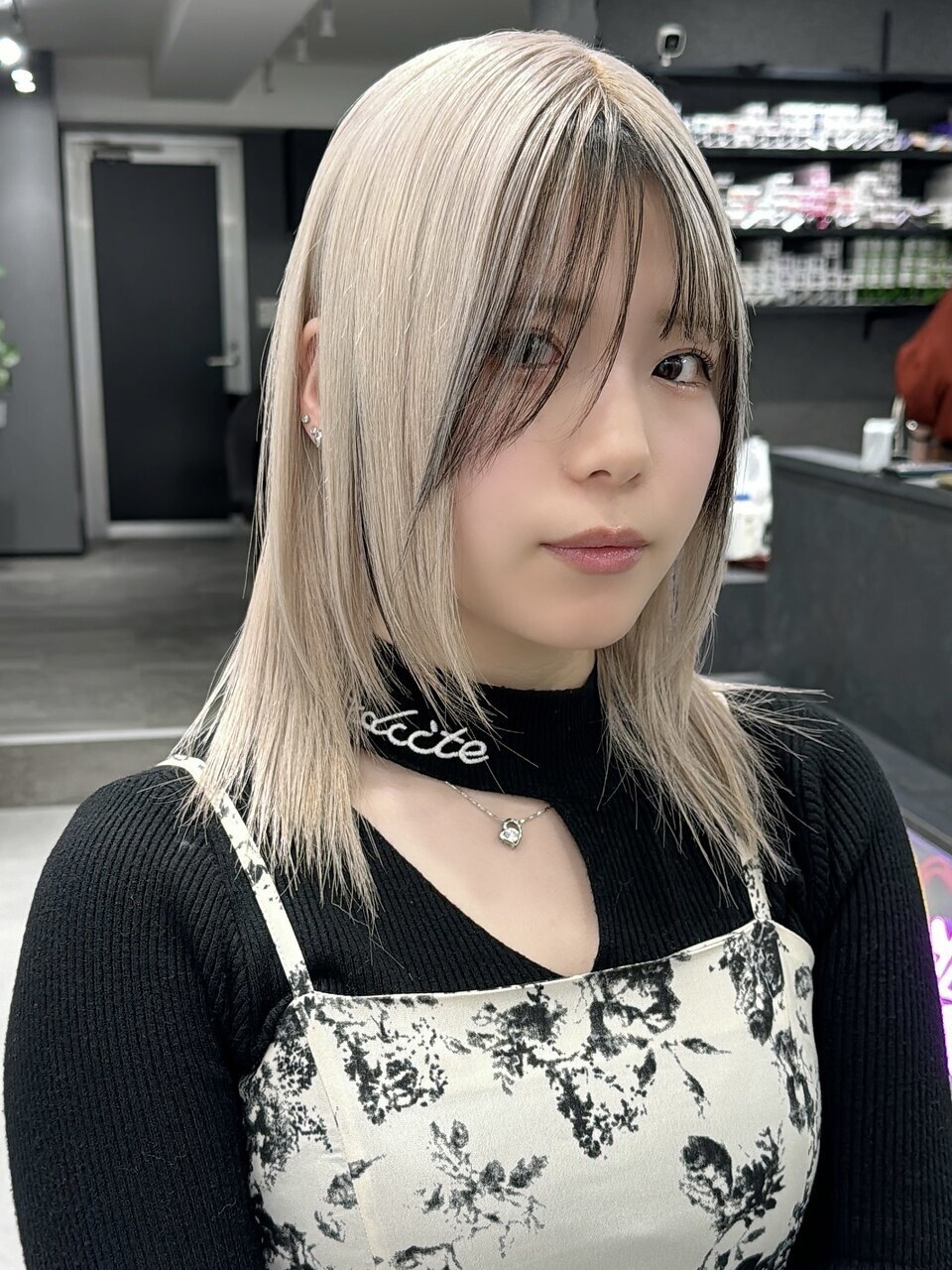 ホワイトベージュ：L252777801｜いろあそび 町田のヘアスタイル
