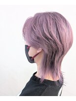 セブンフィズ(SEVEN fizz)&nbsp;センターパートウルフでラベンダーピンク