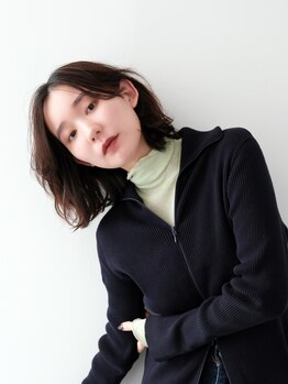 メゾンブラン アヴェダ(Maison Blanc AVEDA)の写真/【HOT PEPPER Beauty AWARD 2025 BEST SALON SILVER Prize受賞】白髪を自然に馴染ませ、上品な仕上がりへ。