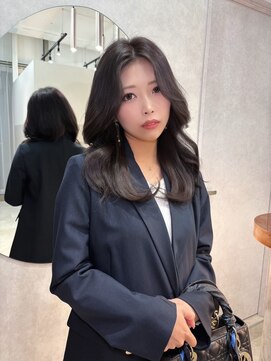 ジーナ  札幌大通(Zina) 美髪＊韓国風小顔くびれヘア＊センターパート＊Zina札幌大通