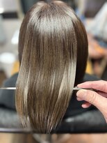 ロックス ヘアー ギャラリー(Rocks hair gallery)&nbsp;赤みゼロで垢抜ける、大人の透明感カラー