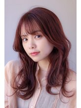 【前髪・顔周りのこだわり】小顔見せも叶う。結んでも下ろしても可愛い、絶妙なバランス。