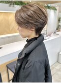 大人ハイライトハンサムショート　ミルクティーベージュ