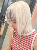 ホワイトブロンド　バングカラー　デザイン　ケアブリーチ　原宿